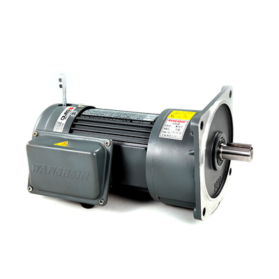 Yüksek Oranlı GV Orta Dişli Redüktörlü Motor Dikey Özelleştirilmiş 0.1KW-7.5KW 1/3 Faz