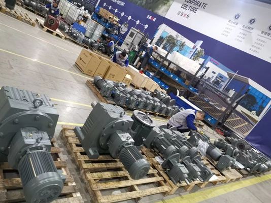 Ayaklı / Flanşlı SEW Paralel Milli Helisel Redüktörlü Motor